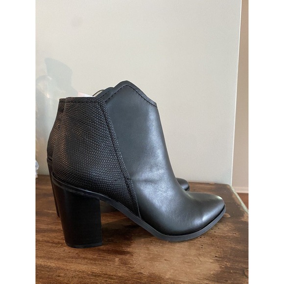 New Dolce Vita Rozane Snakeskin Embossed Leather Pull-on Booties Black Kors Sz 7 - Picture 4 of 7